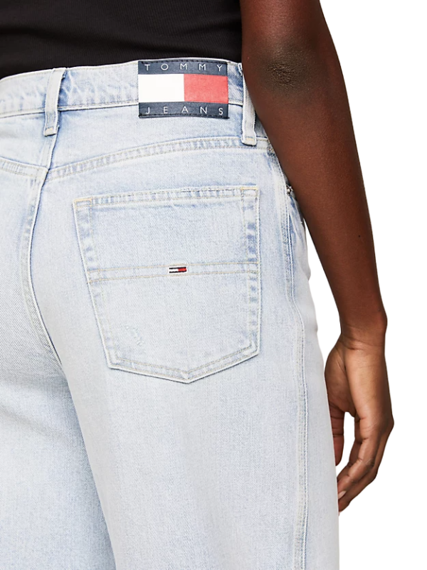 024---tommy jeans---175881AB_1_P.JPG